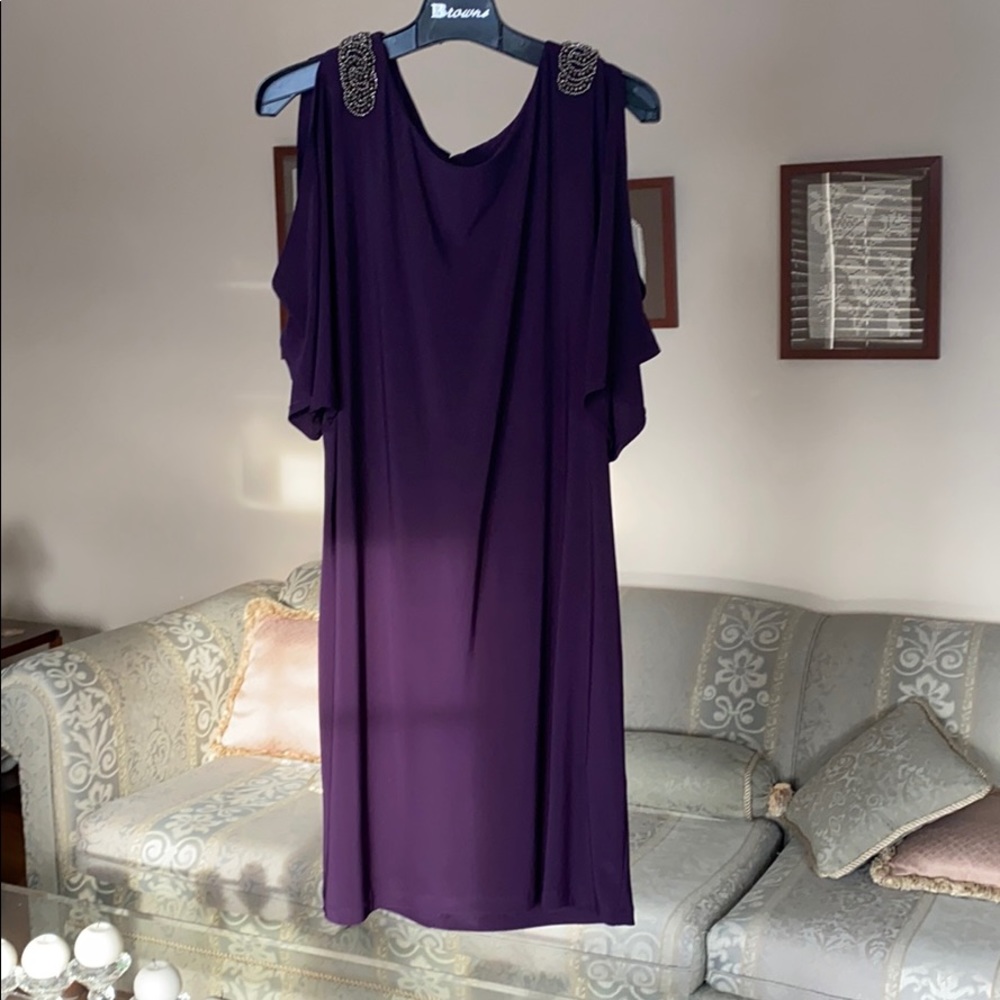 Women dress worn once for weddings size 12